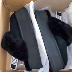 BRAND NEW UGG FUNKETTE